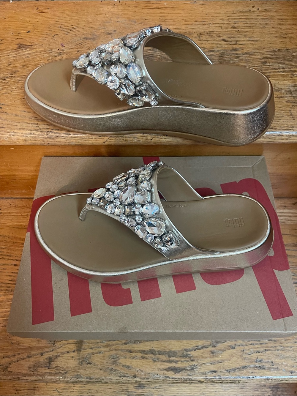 Fitflop Jeweled Rhinestone FMode Platform Thong Gold Flip Flops 8.5 New